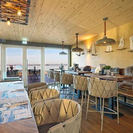 Front In Lembruchduemmer 렘부르흐