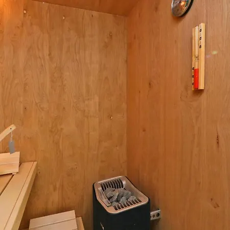 Gorgeous In Lembruchduemmer With Sauna Feriehus *